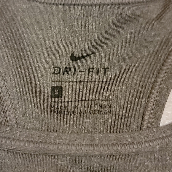 Nike sports bras - Picture 5 of 8